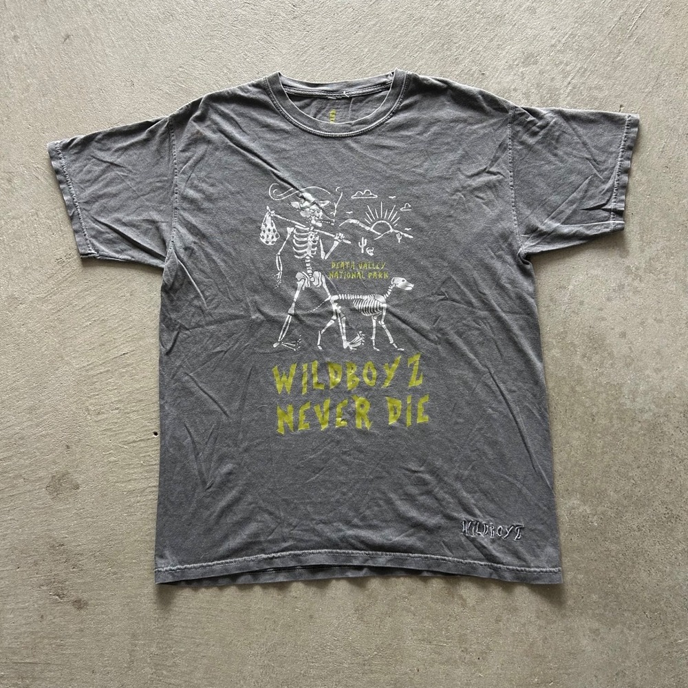 Wildboyz Never Die Shirt Size Large Gray Death Valley National Park Skeleton Dog